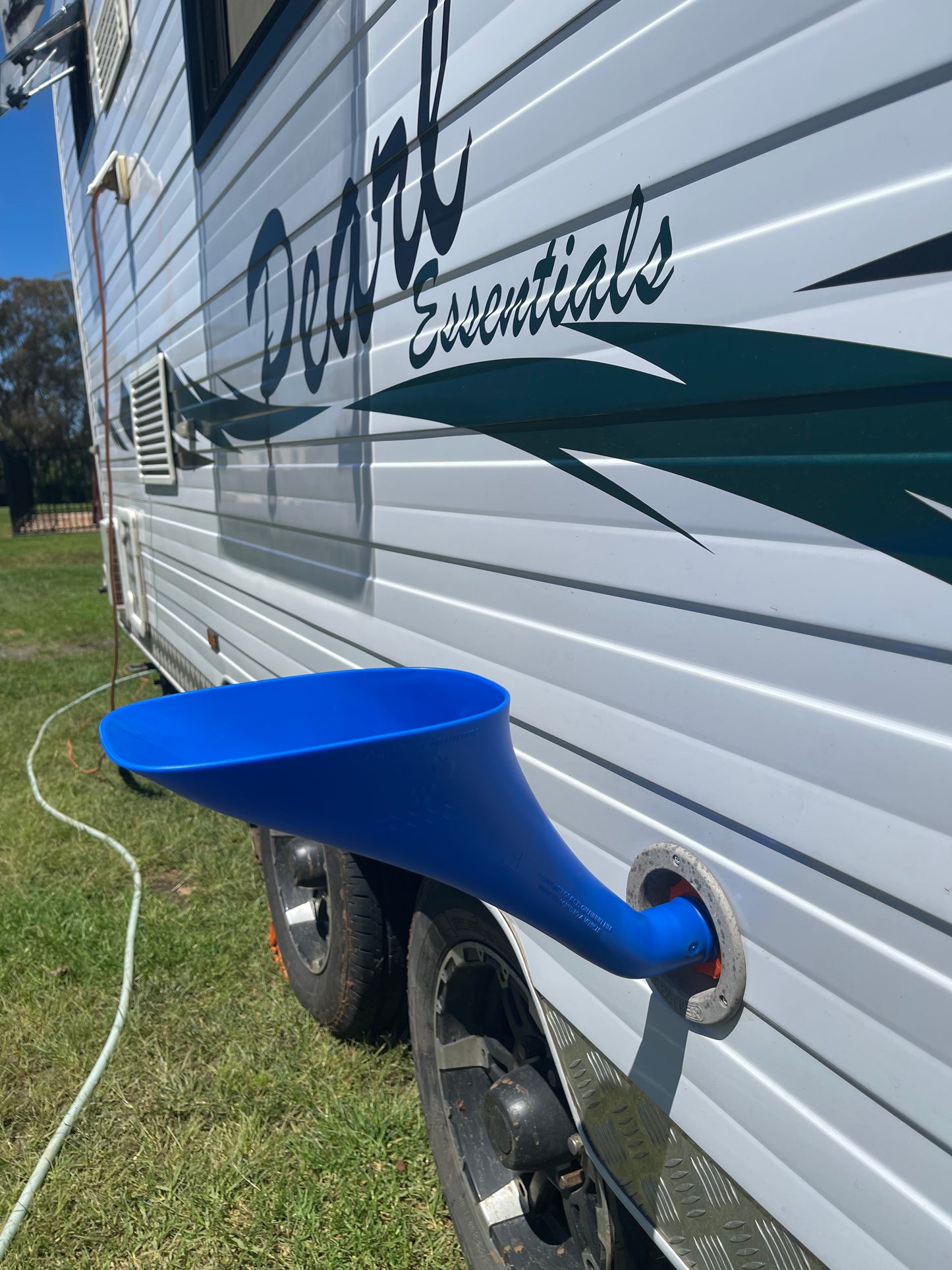 Aqua Caravan Water Scrunnel Funnel (Hume Screw in Water Fitting ) NOT ALL CARAVANS WATER FILLERS ARE THE SAME. PLEASE CHECK YOU HAVE A THREADED HUME OR ALKO STYLE FITTING. $39.95+ Postage